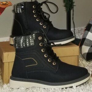 Hannah Hiking Boots - BOUTIQUE NWT